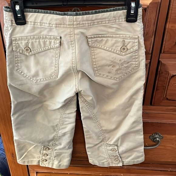 REI Girl’s Tan Capris With Elastic Waist And Zipper Size Medium EUC - Picture 4 of 7